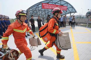 阿根廷记者：梅西因两种肌肉伤势在中国香港缺战，无大碍今天会踢